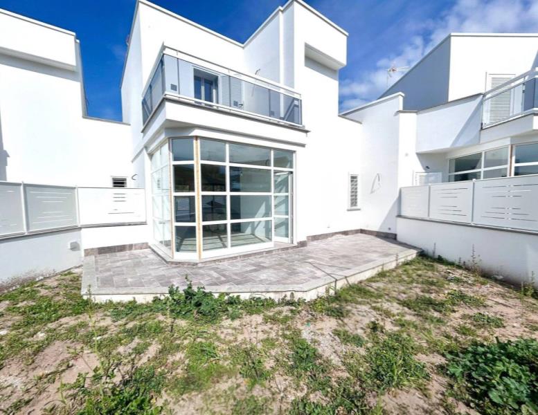 casa indipendente in vendita a Roma in zona Casal Palocco