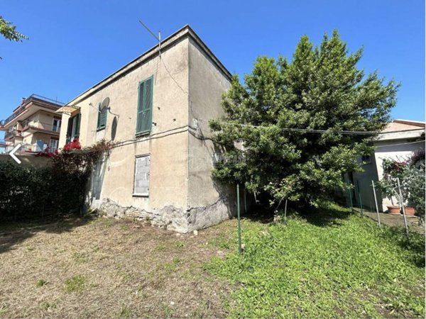 casa indipendente in vendita a Roma in zona Grottarossa