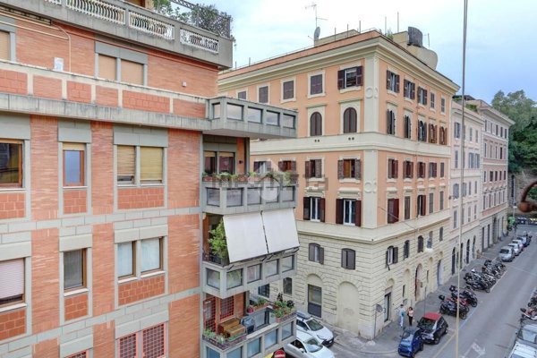 appartamento in vendita a Roma in zona Celio