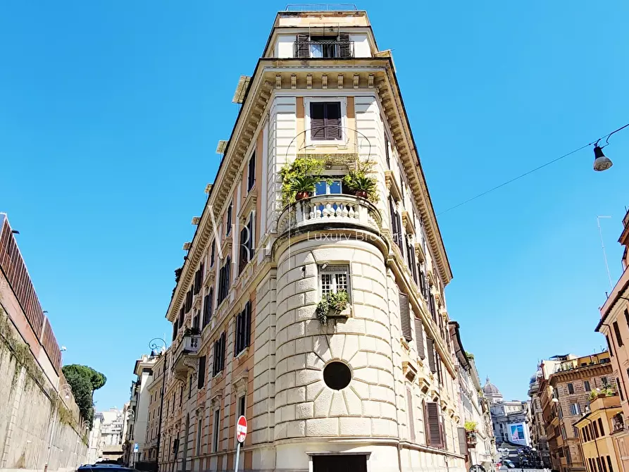 appartamento in vendita a Roma in zona Rione Monti/Campitelli