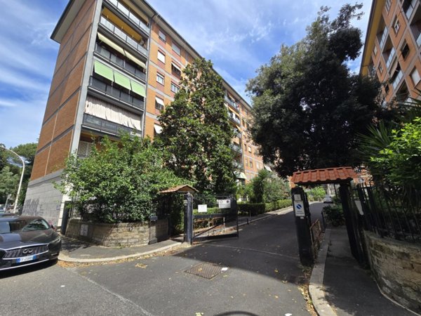 appartamento in vendita a Roma in zona Torre Spaccata