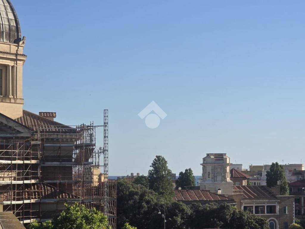 appartamento in vendita a Roma in zona Ostia