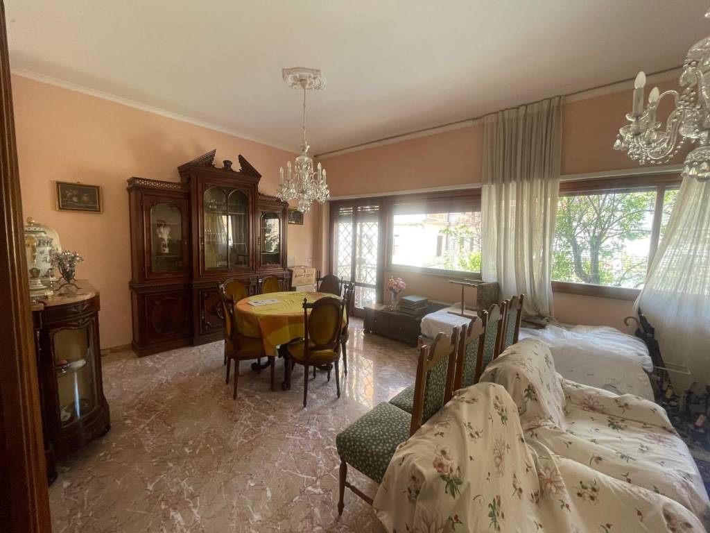 appartamento in vendita a Roma in zona Appio Latino