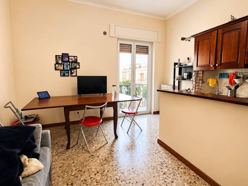 appartamento in vendita a Roma in zona Tomba di Nerone