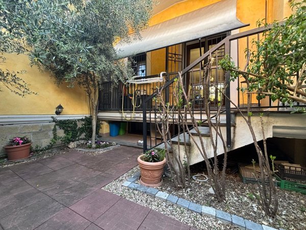 casa indipendente in vendita a Roma in zona Lunghezza