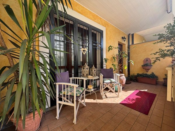 casa indipendente in vendita a Roma in zona Lunghezza