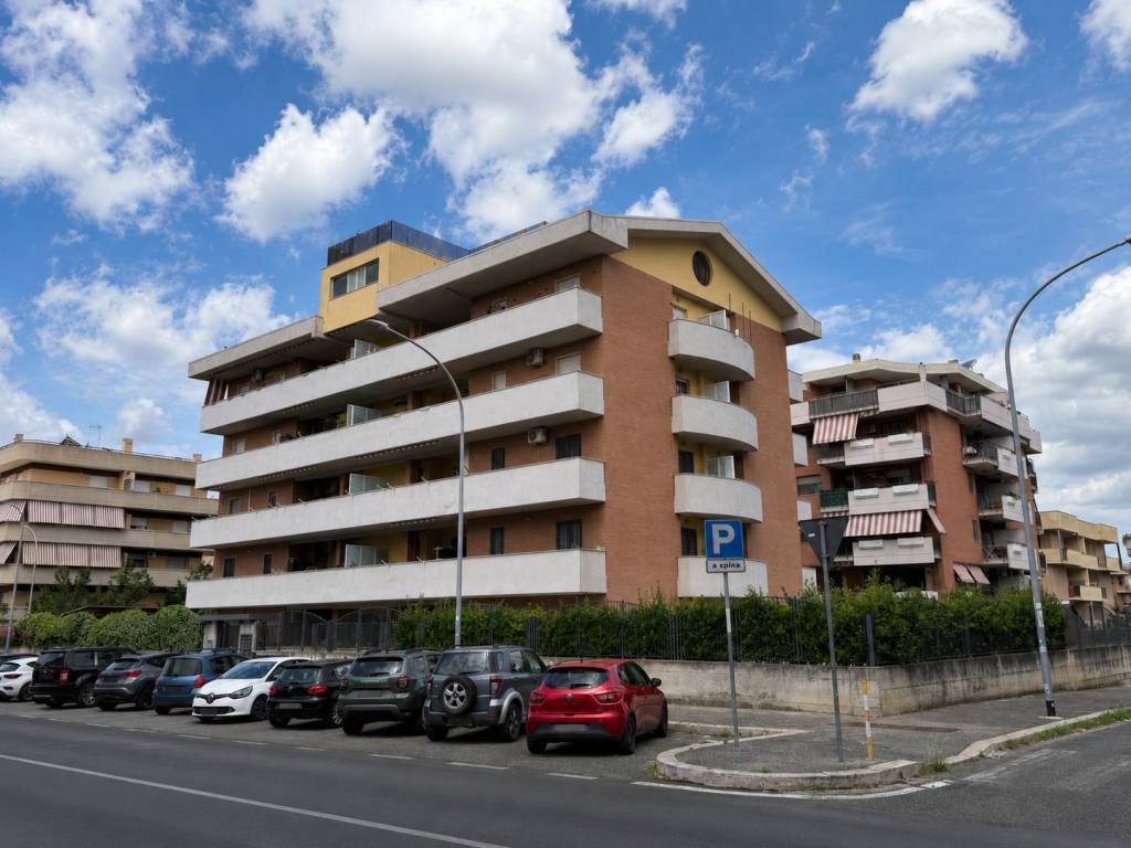 appartamento in vendita a Roma in zona Ponte di Nona