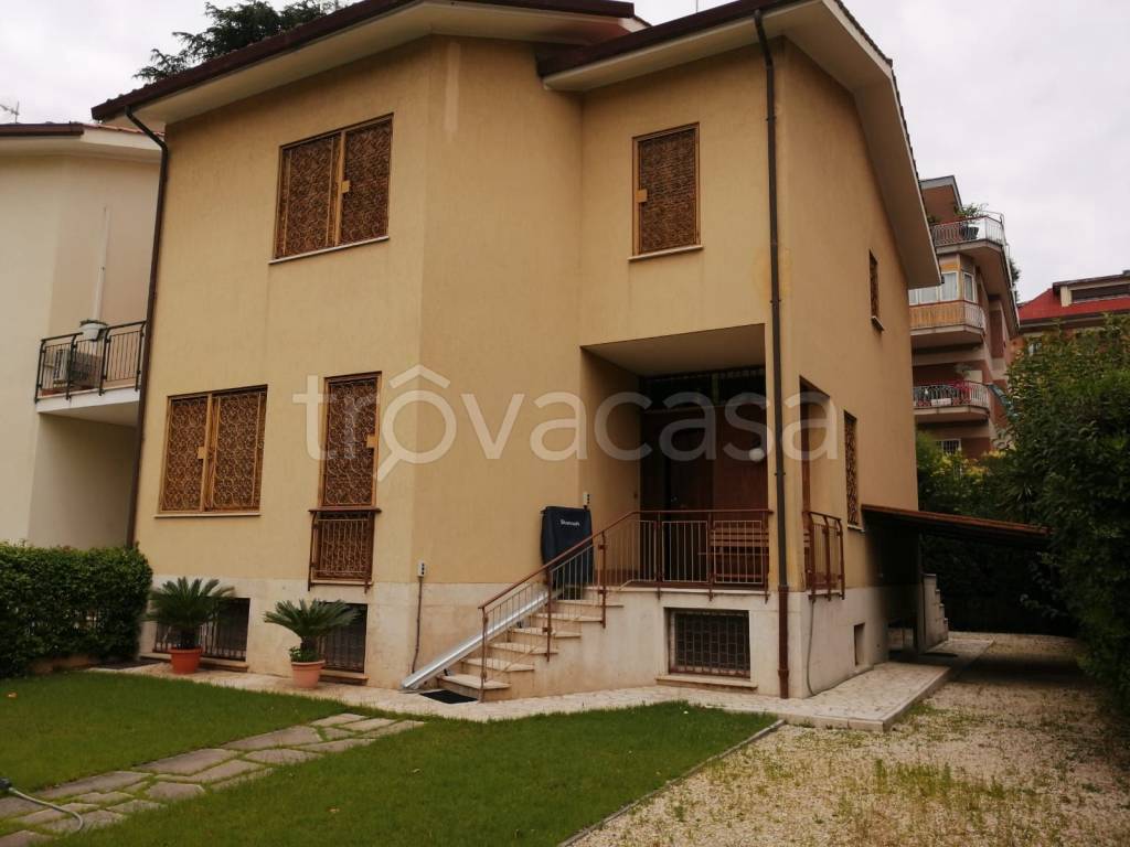 casa indipendente in vendita a Roma in zona Monte Sacro/Talenti