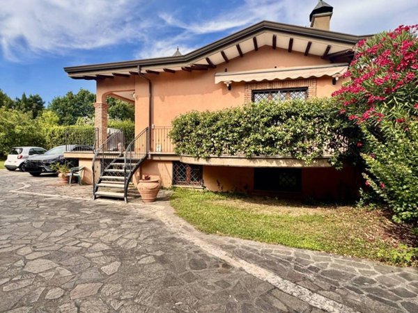 casa indipendente in vendita a Roma in zona Cinquina