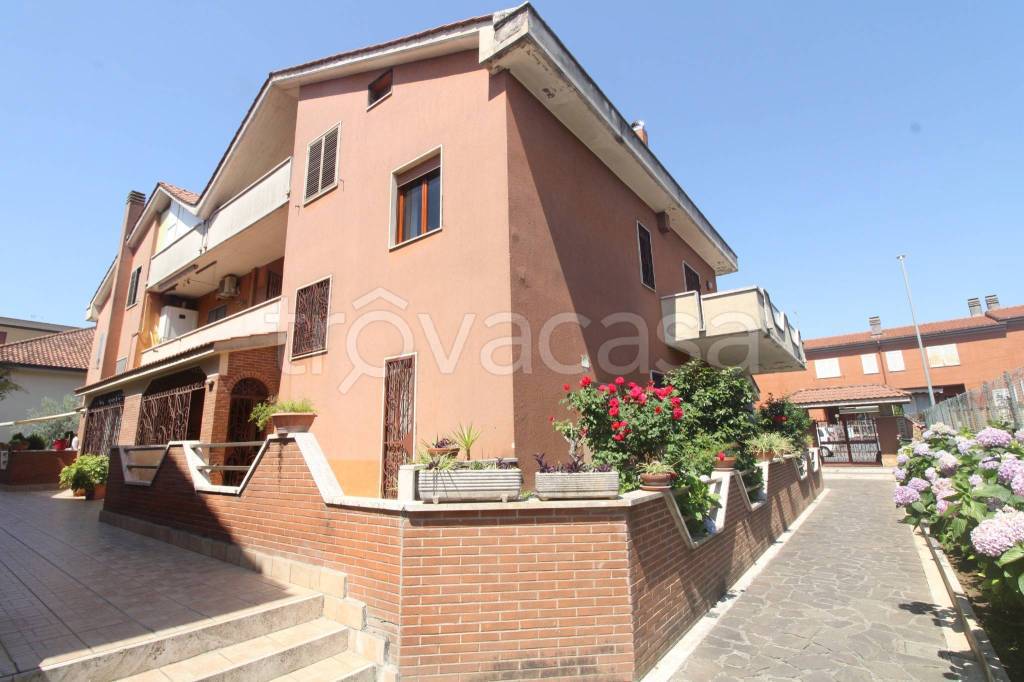 casa indipendente in vendita a Roma in zona Ottavia