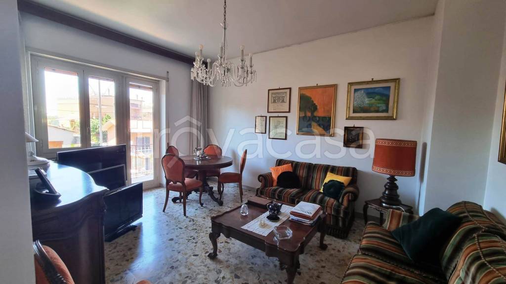 appartamento in vendita a Roma in zona Tomba di Nerone