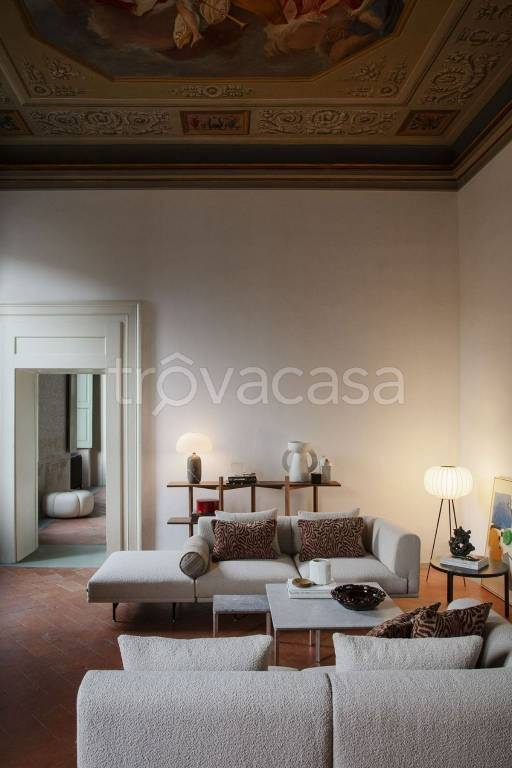 appartamento in vendita a Roma in zona Trevi-Colonna
