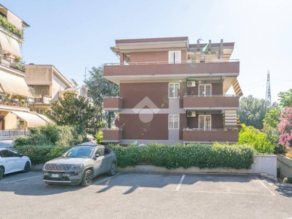 appartamento in vendita a Roma in zona Grottarossa