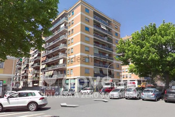 appartamento in vendita a Roma in zona Tuscolano