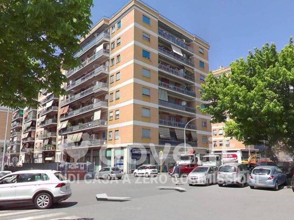 appartamento in vendita a Roma in zona Tuscolano