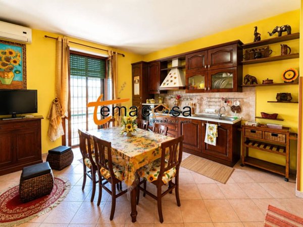 appartamento in vendita a Roma in zona Tor Bella Monaca