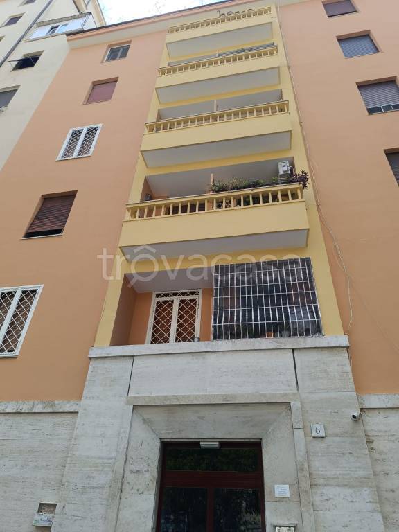 appartamento in vendita a Roma in zona Tuscolano