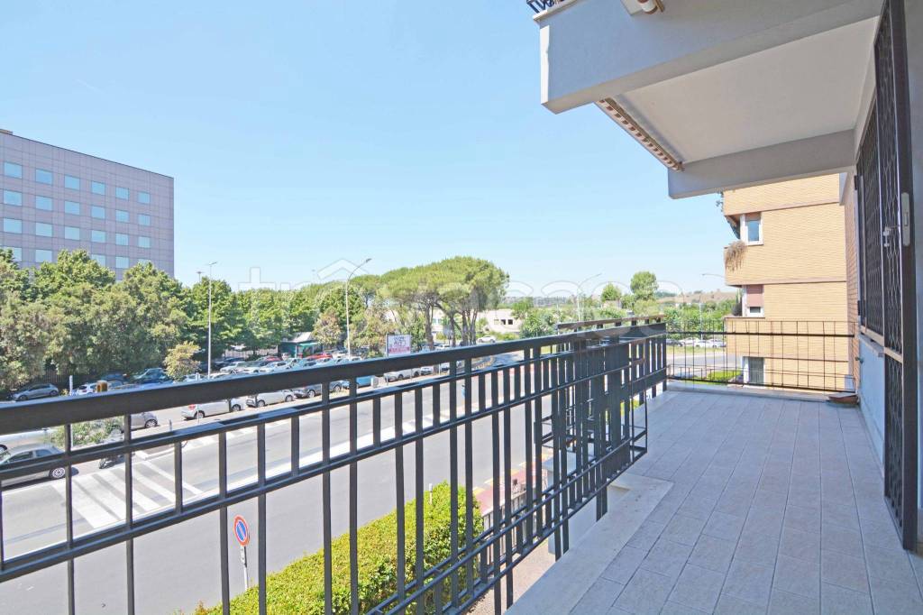 appartamento in vendita a Roma in zona EUR