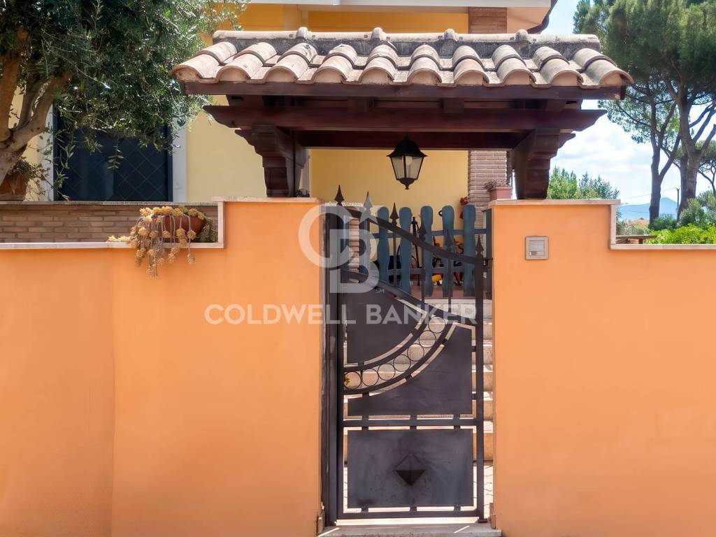 casa indipendente in vendita a Roma in zona Infernetto