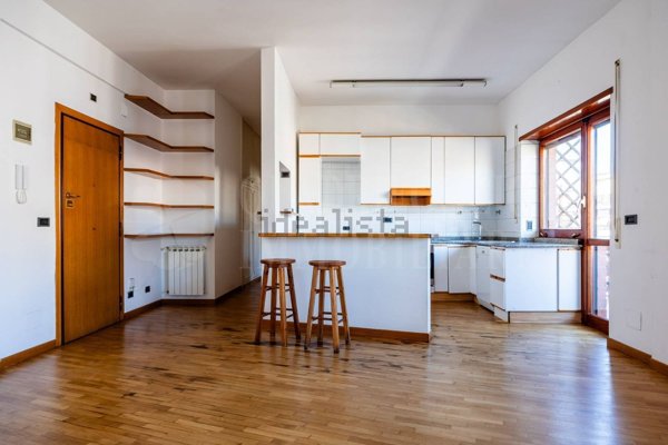 appartamento in vendita a Roma in zona Ostia