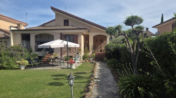 casa indipendente in vendita a Roma in zona Aurelio