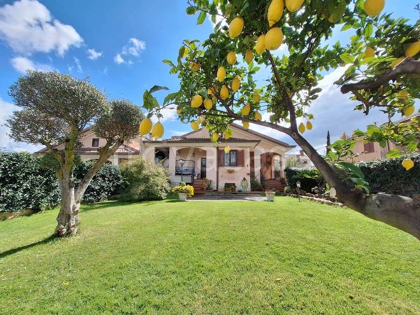 casa indipendente in vendita a Roma in zona Aurelio