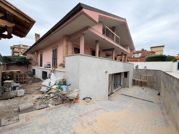 casa indipendente in vendita a Roma in zona Borghesiana