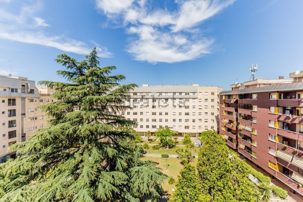 appartamento in vendita a Roma in zona Ardeatino
