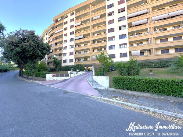 appartamento in vendita a Roma in zona Tor de' Cenci
