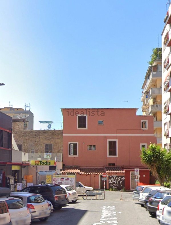 appartamento in vendita a Roma in zona Prenestino-Labicano