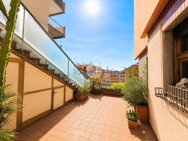 appartamento in vendita a Roma in zona Gianicolense