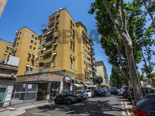 appartamento in vendita a Roma in zona Don Bosco