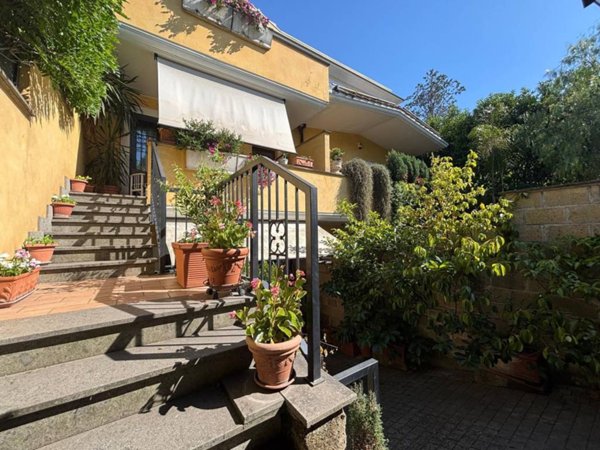 casa indipendente in vendita a Roma in zona Lunghezza