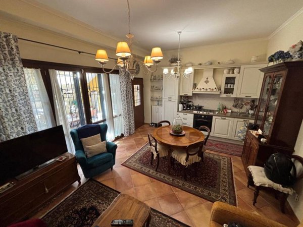 casa indipendente in vendita a Roma in zona Lunghezza