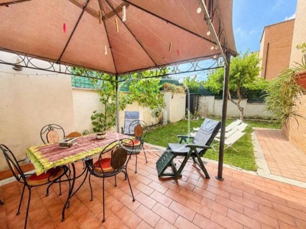 appartamento in vendita a Roma in zona Castelverde