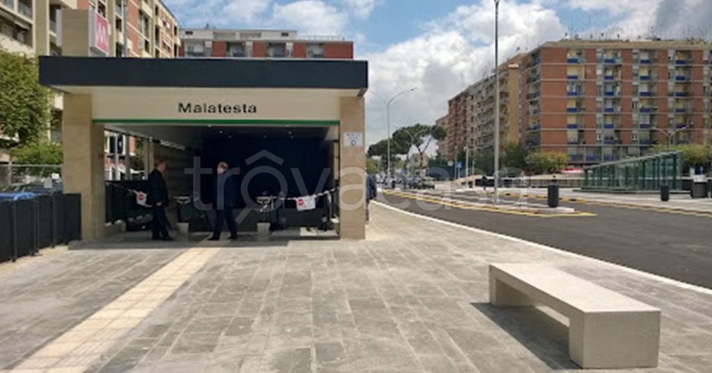 negozio in vendita a Roma in zona Prenestino-Labicano