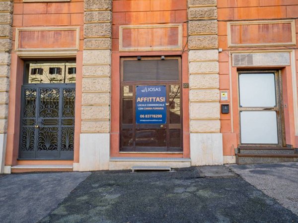 negozio in vendita a Roma in zona Trastevere