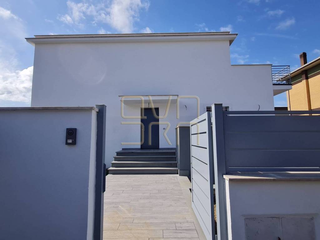 casa indipendente in vendita a Roma in zona Acilia