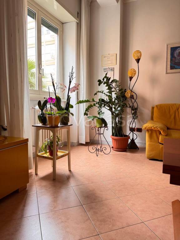 appartamento in vendita a Roma in zona Ostiense