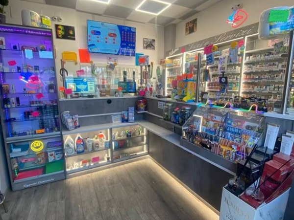 negozio in vendita a Roma in zona Torrevecchia