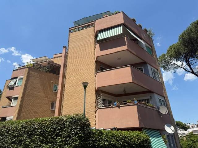 appartamento in vendita a Roma in zona Grottarossa