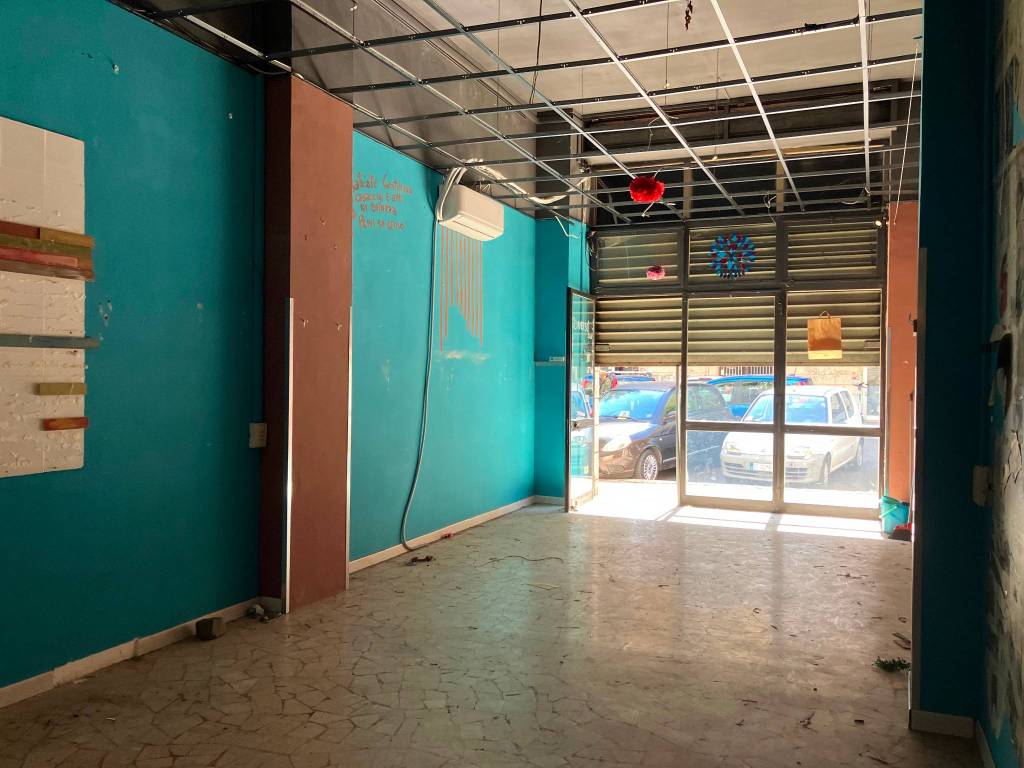 negozio in vendita a Roma in zona Collatino