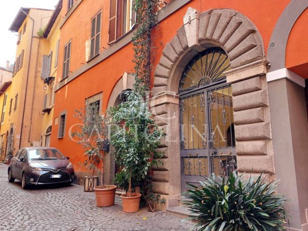 appartamento in vendita a Roma in zona Rione di Ponte