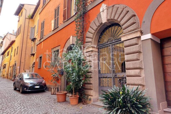 appartamento in vendita a Roma in zona Rione di Ponte