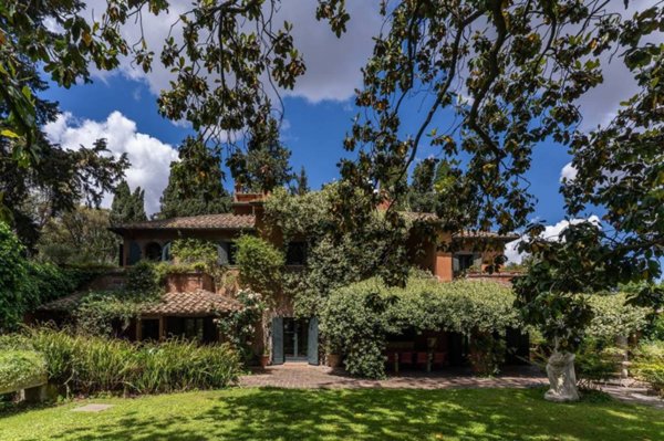 villa in vendita a Roma in zona Appio Claudio