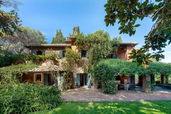 villa in vendita a Roma in zona Appio Claudio