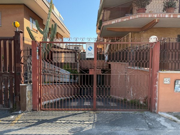 locale di sgombero in vendita a Roma