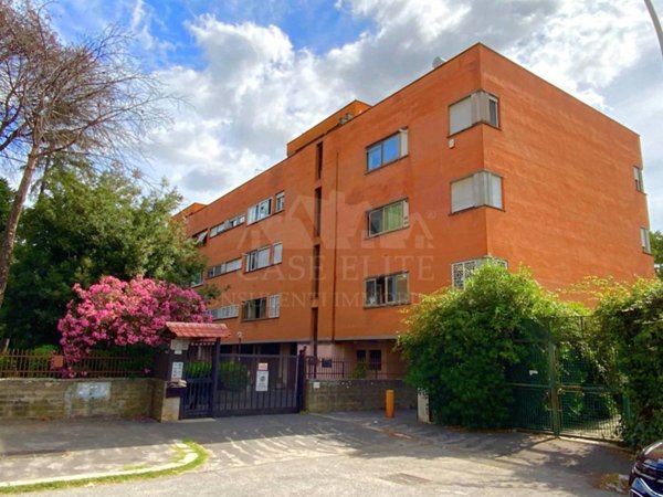 appartamento in vendita a Roma in zona Spinaceto