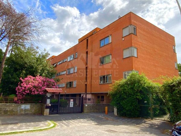 appartamento in vendita a Roma in zona Spinaceto