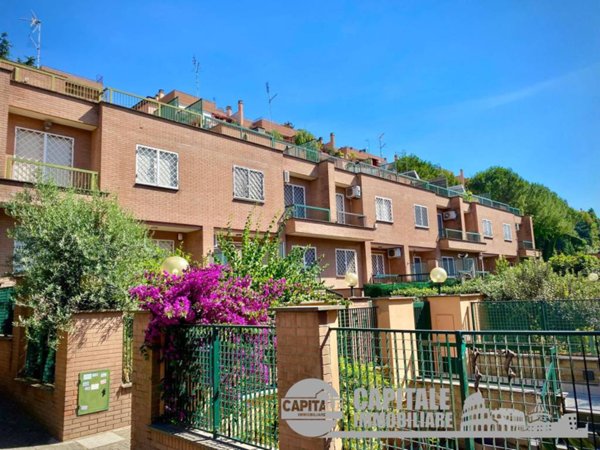 casa indipendente in vendita a Roma in zona Torrino